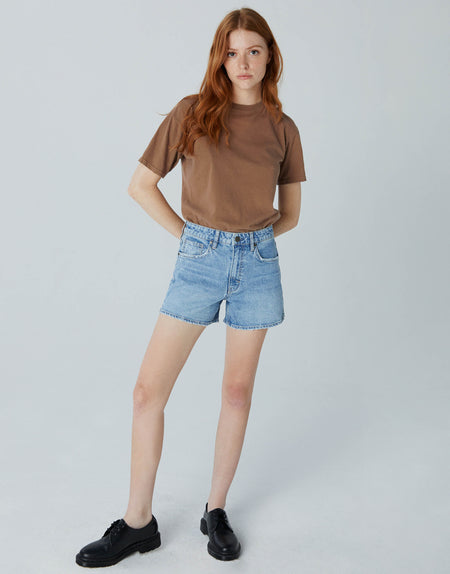 EMMA High-Rise Mom Short in Wavy