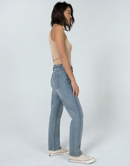 WILLA High Rise Mom Fit Straight Leg in Rotor